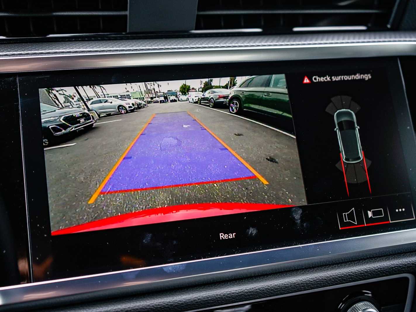 Thumbnail: 2025 Audi Q3 - 23