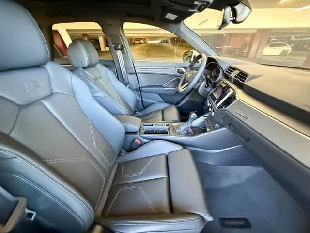 Thumbnail: 2025 Audi Q3 - 17