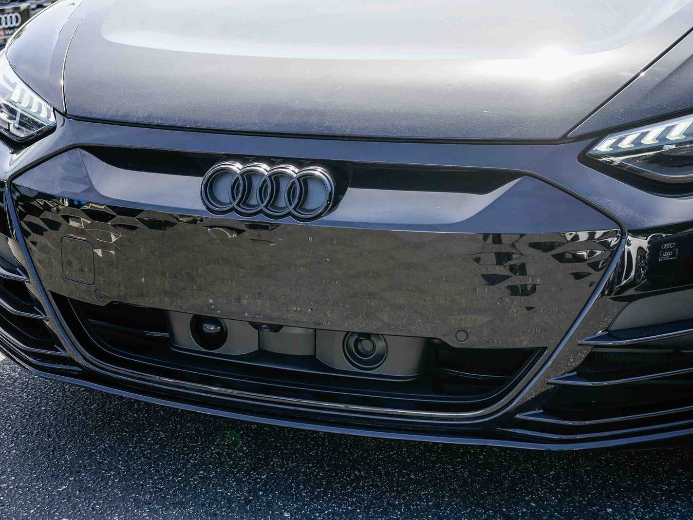 Thumbnail: 2022 Audi e-tron GT - 8