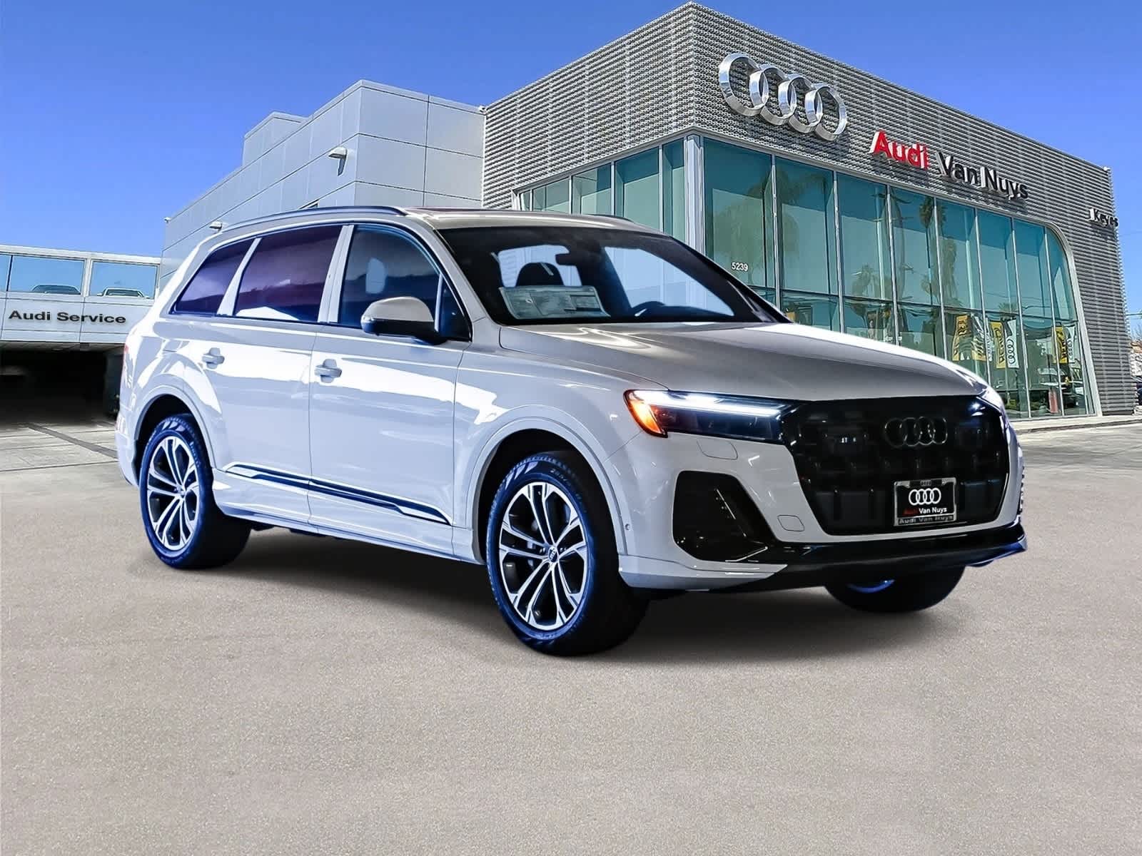 Thumbnail: 2026 Audi Q7 - 3