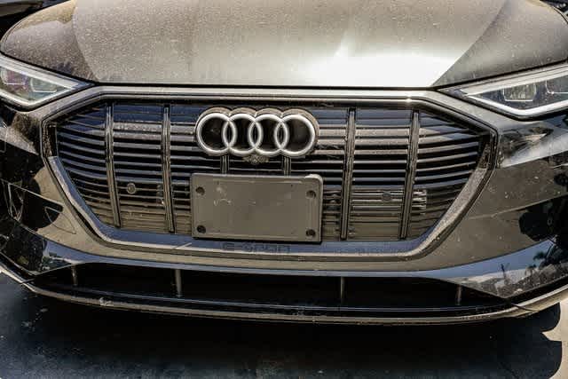 Thumbnail: 2022 Audi e-tron - 8