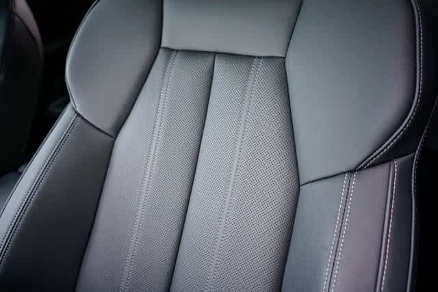 Thumbnail: 2025 Audi Q6 e-tron - 25