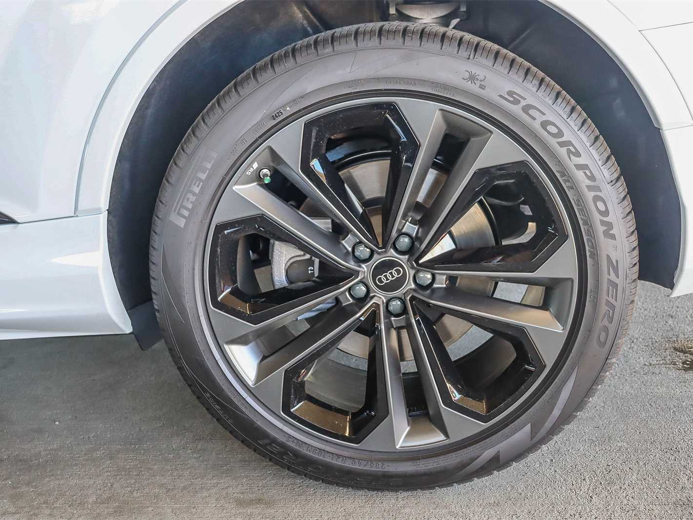 Thumbnail: 2026 Audi Q7 - 8