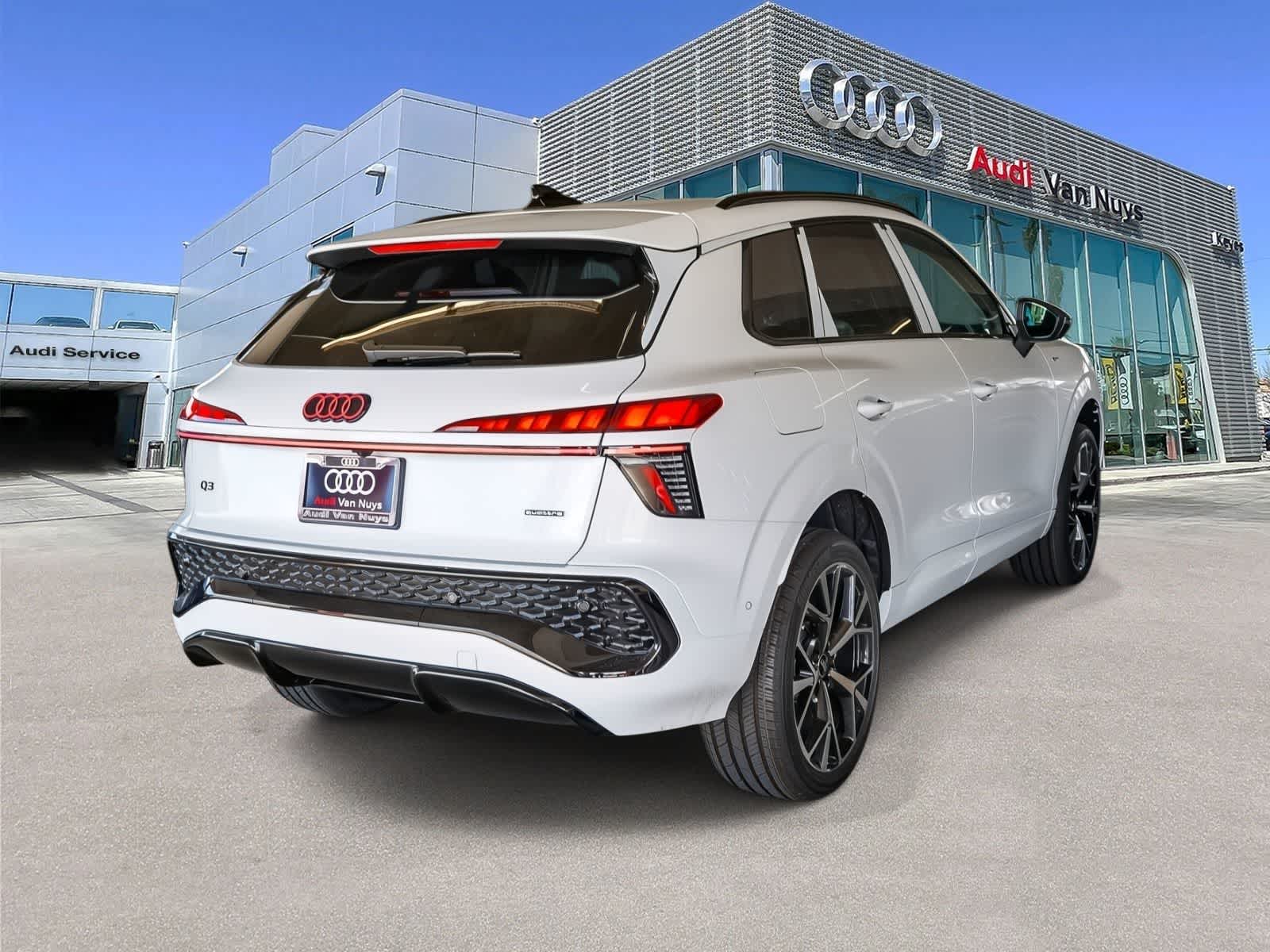Thumbnail: 2026 Audi Q3 - 4