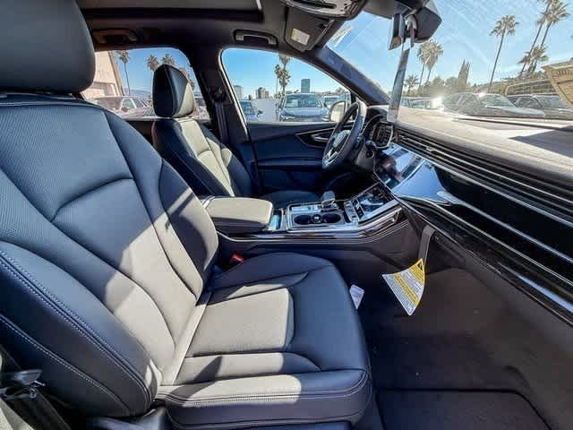 Thumbnail: 2025 Audi Q7 - 17