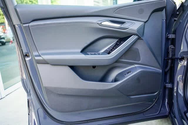 Thumbnail: 2025 Audi Q6 e-tron - 19