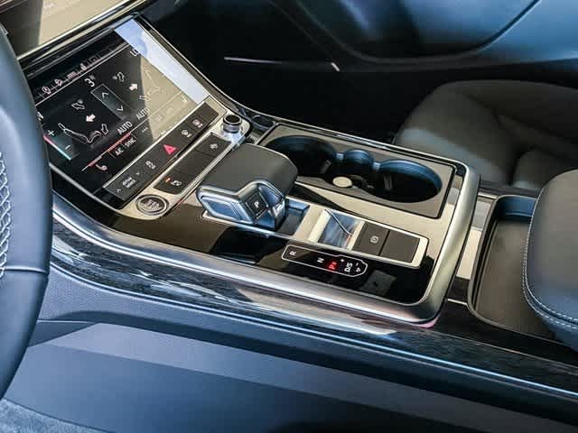 Thumbnail: 2026 Audi Q8 - 20