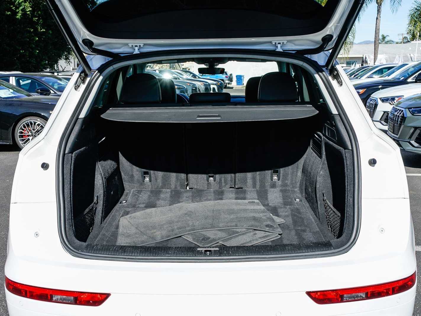 Thumbnail: 2023 Audi Q5 - 37