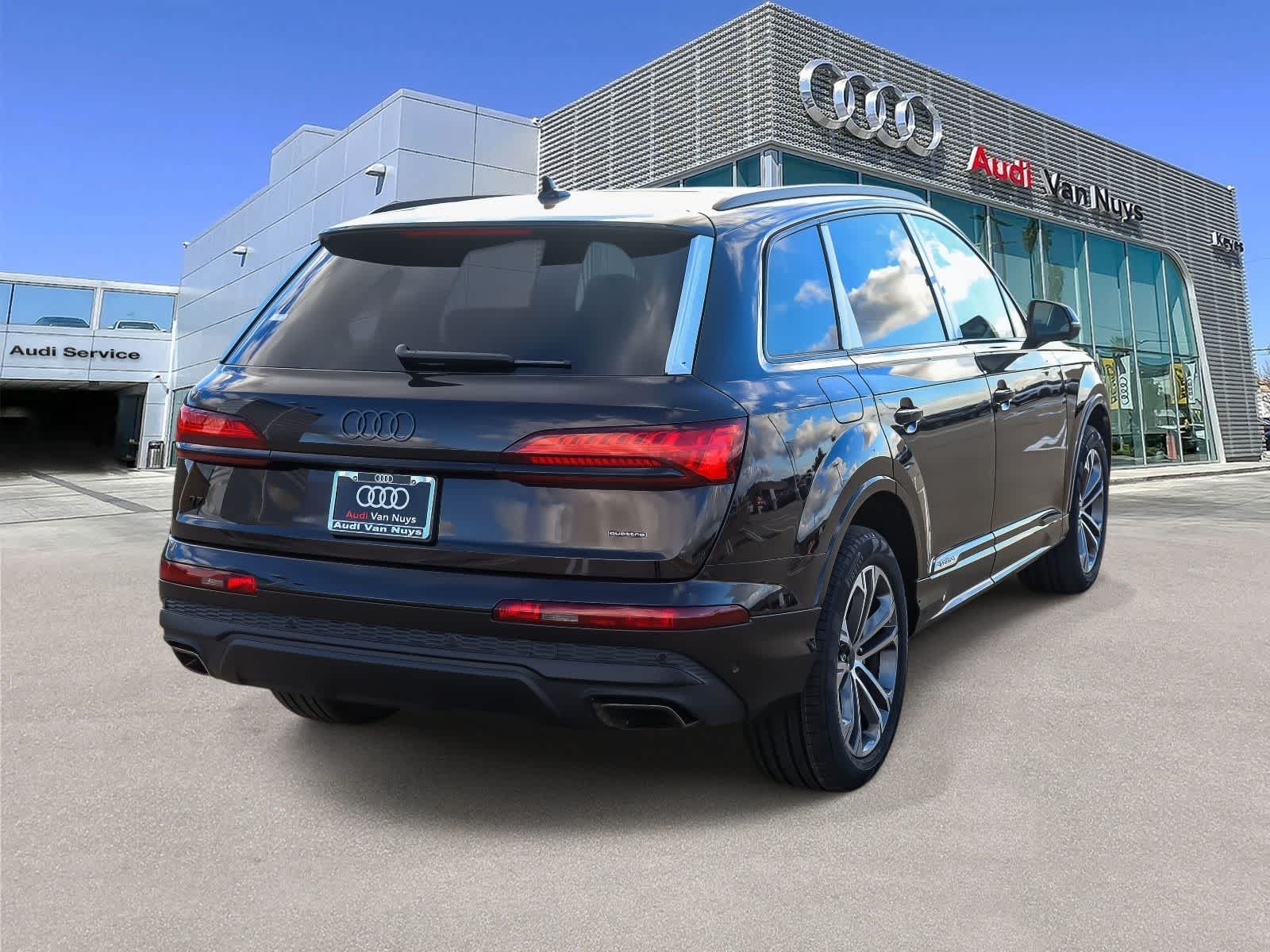 Thumbnail: 2026 Audi Q7 - 4