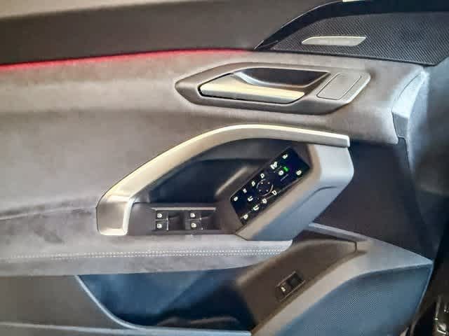 Thumbnail: 2025 Audi SQ5 - 22