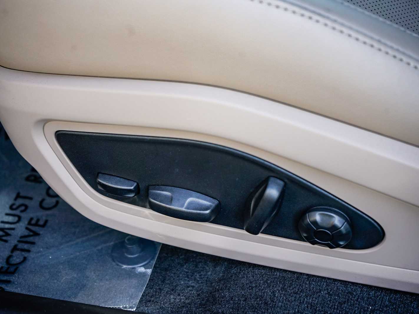 Thumbnail: 2023 Porsche Taycan - 20