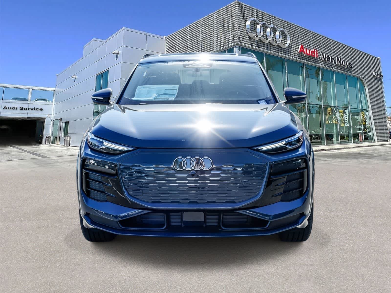 Thumbnail: 2025 Audi Q6 e-tron - 6