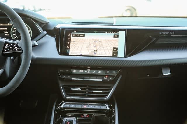 Thumbnail: 2026 Audi e-tron GT - 13