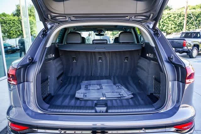 Thumbnail: 2025 Audi Q6 e-tron - 26