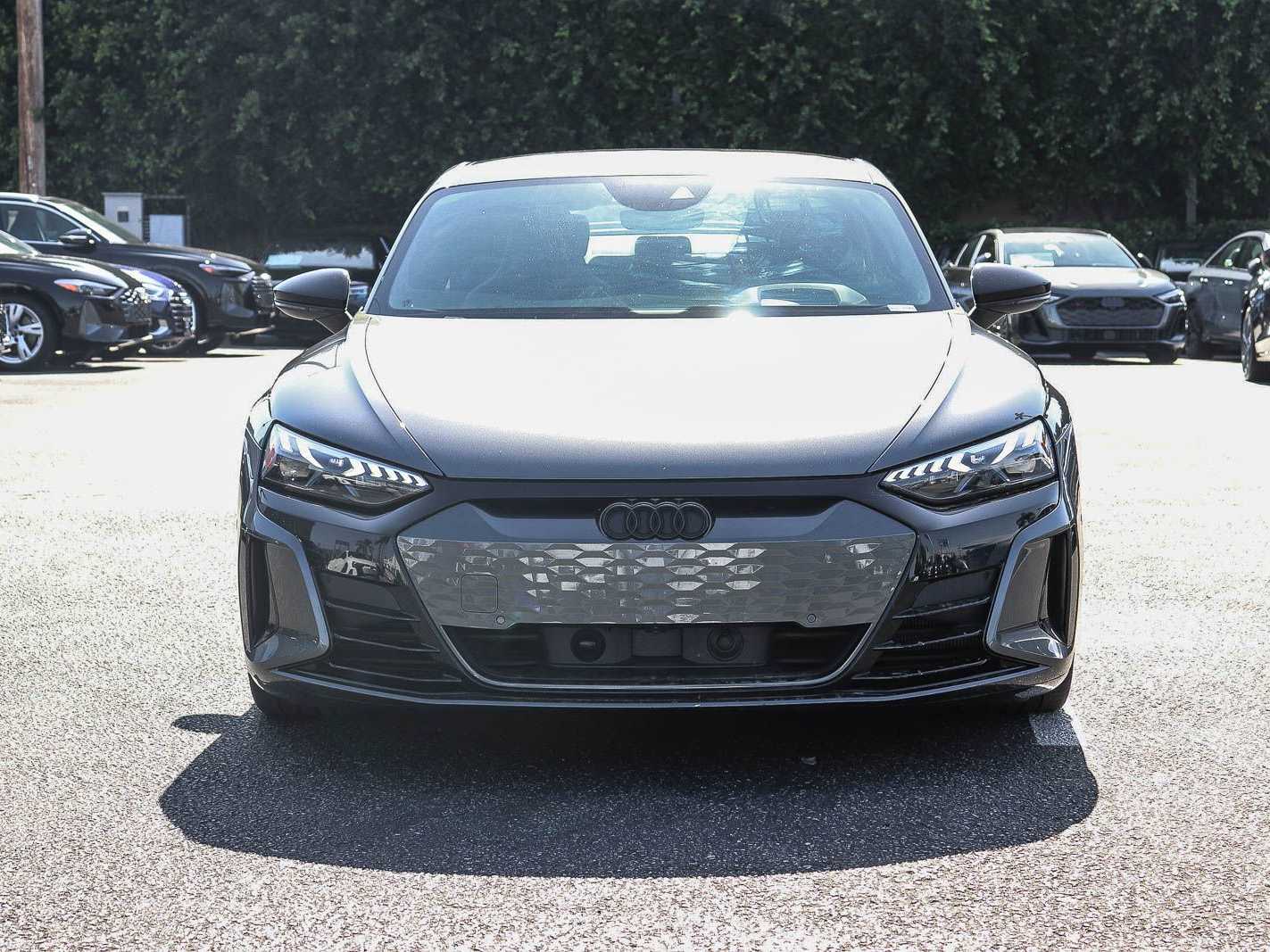 Thumbnail: 2023 Audi e-tron GT - 6