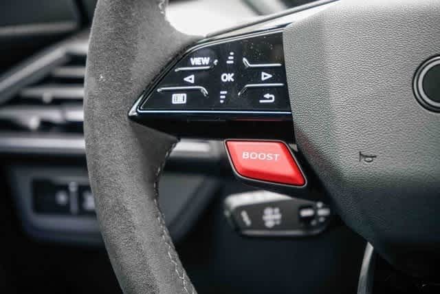 Thumbnail: 2025 Audi RS e-tron GT - 15