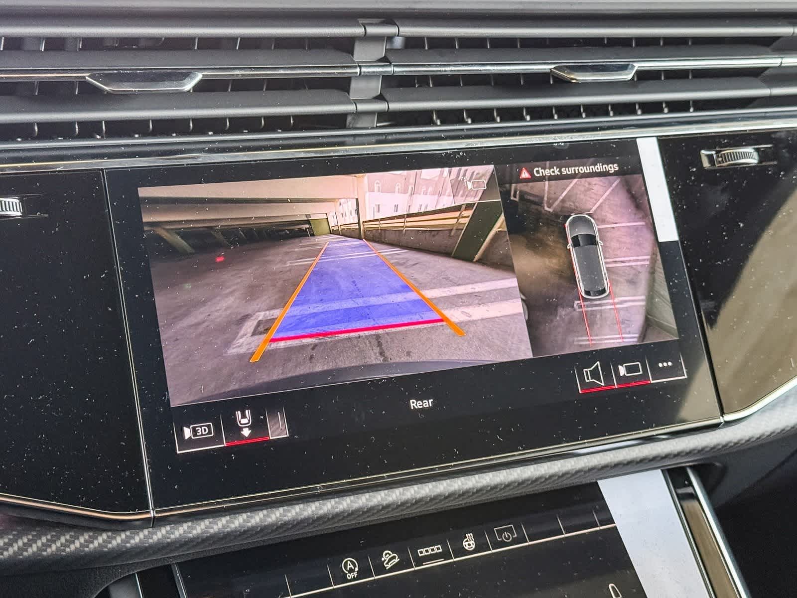 Thumbnail: 2026 Audi RS Q8 - 25