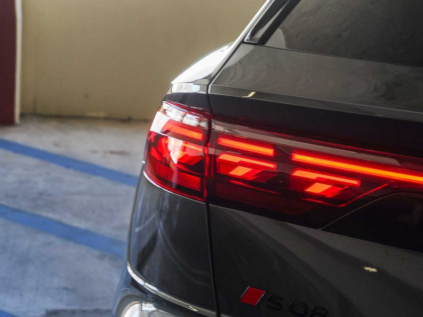 Thumbnail: 2026 Audi SQ8 - 7