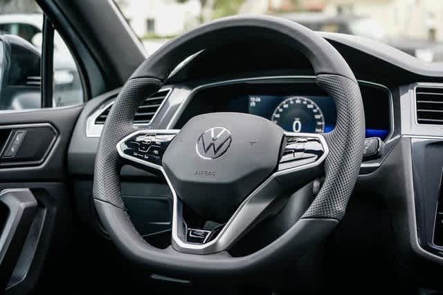 Thumbnail: 2022 Volkswagen Tiguan - 15