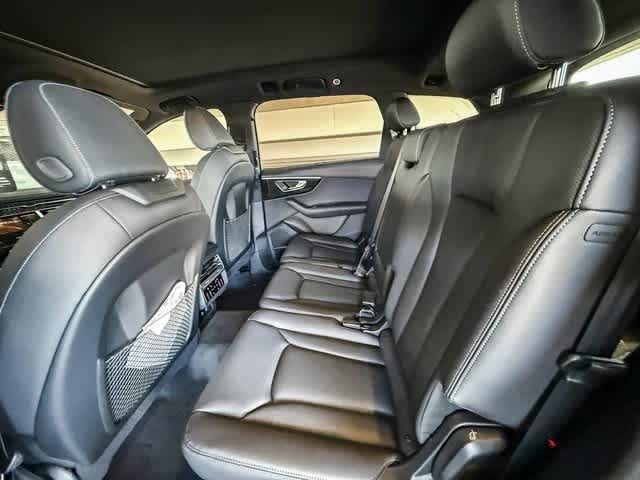 Thumbnail: 2025 Audi Q7 - 18