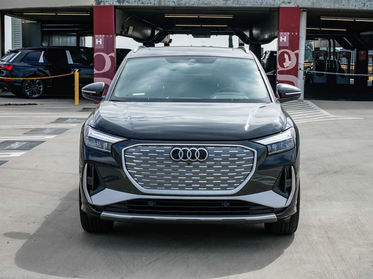 Thumbnail: 2023 Audi Q4 e-tron - 6