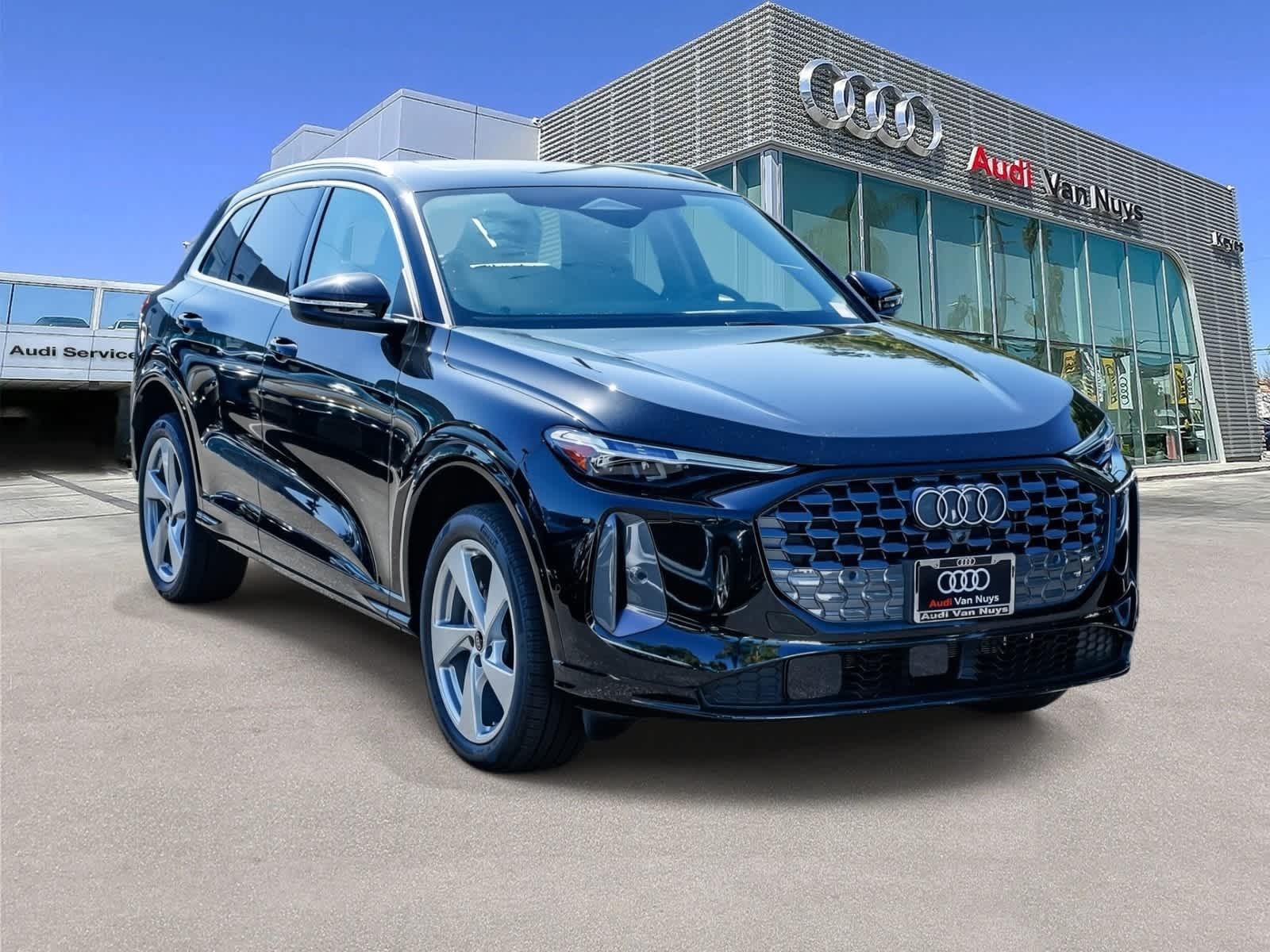 Thumbnail: 2025 Audi Q5 - 5