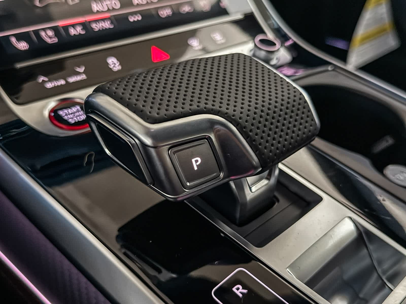 Thumbnail: 2026 Audi SQ8 - 24