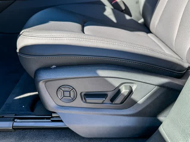 Thumbnail: 2026 Audi Q7 - 21