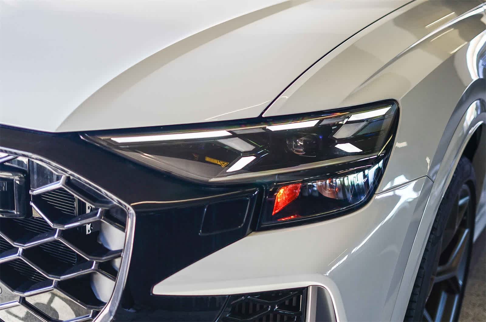 Thumbnail: 2025 Audi RS Q8 - 6