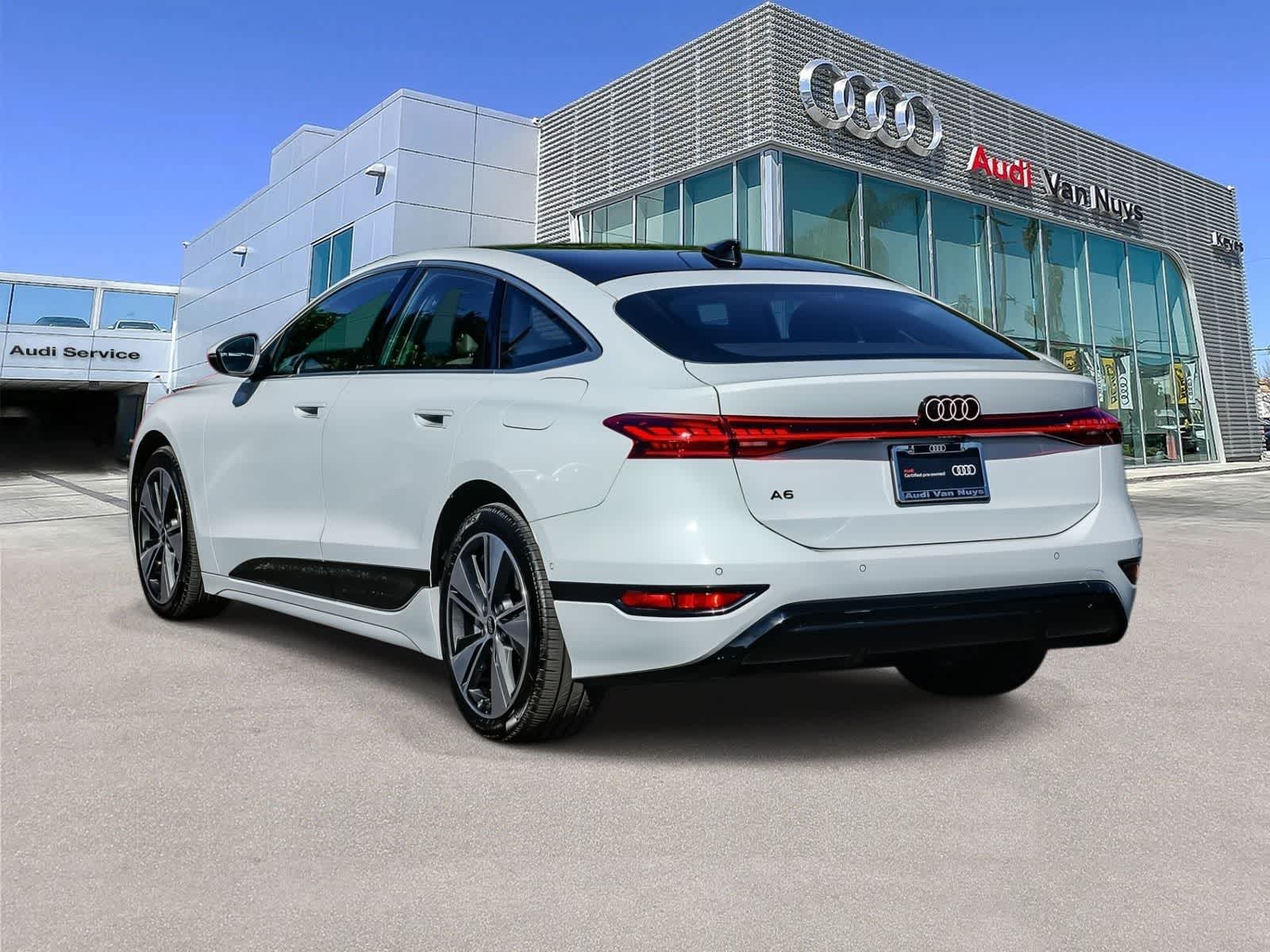 Thumbnail: 2025 Audi e-tron - 2