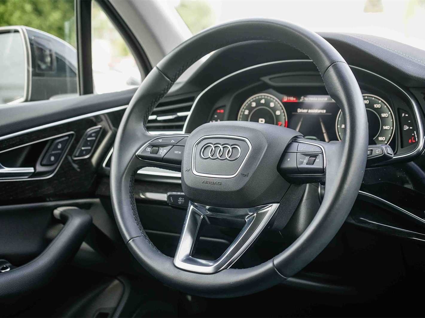 Thumbnail: 2023 Audi Q7 - 15