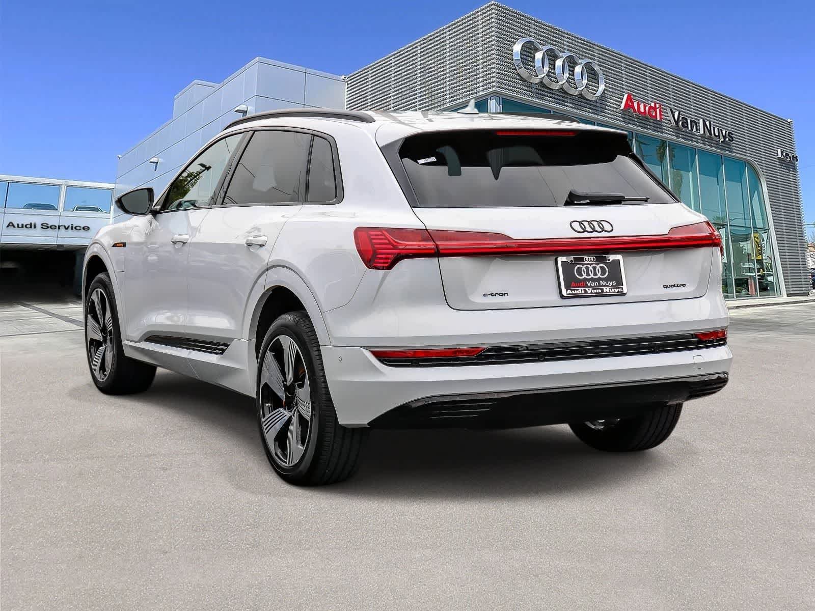 Thumbnail: 2023 Audi e-tron - 2