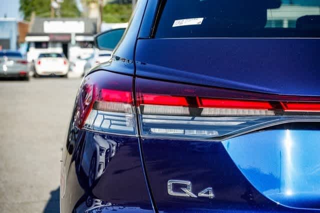 Thumbnail: 2023 Audi Q4 e-tron - 9