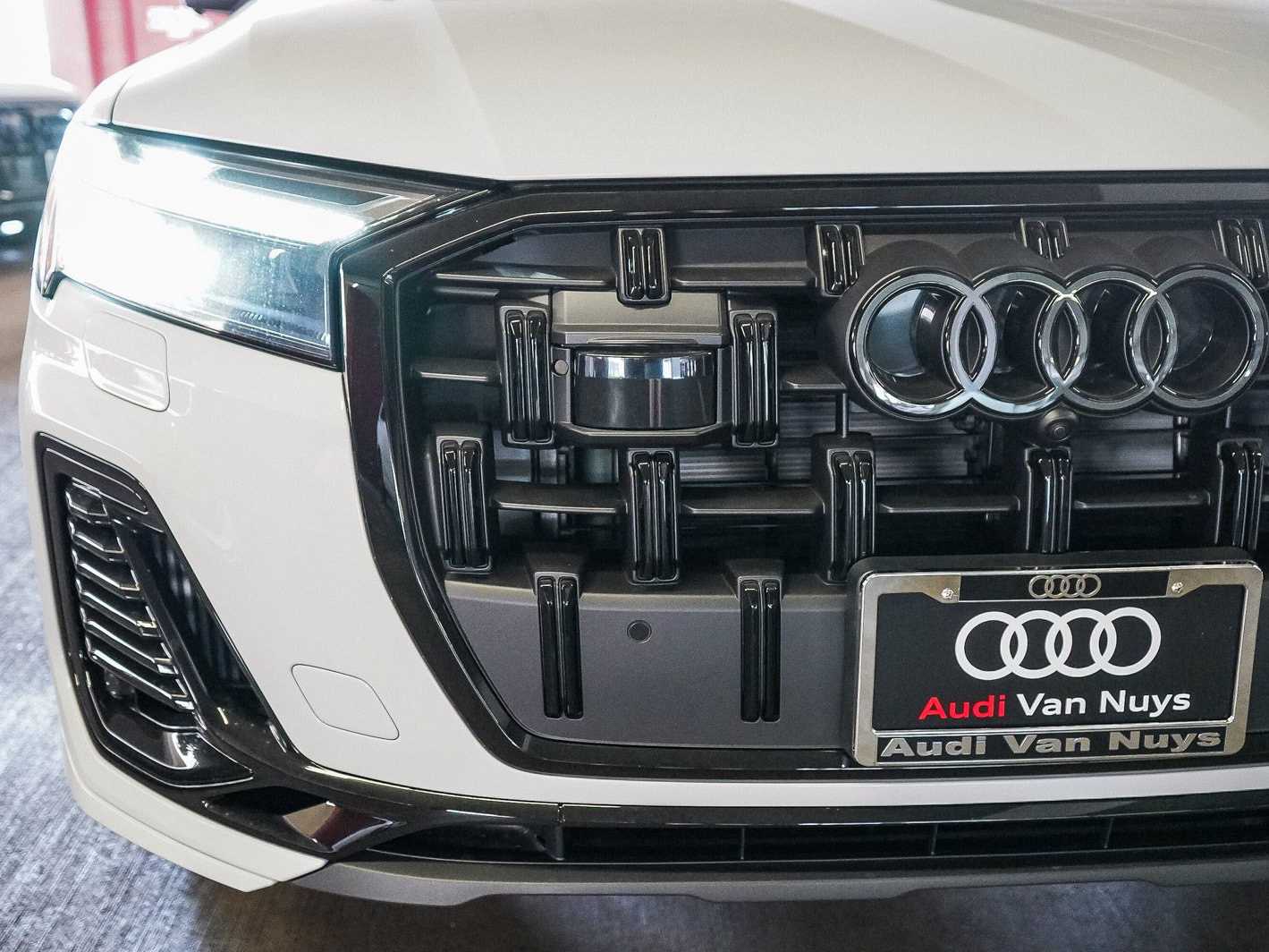 Thumbnail: 2026 Audi Q7 - 11