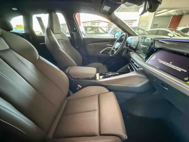 Thumbnail: 2025 Audi Q5 - 17