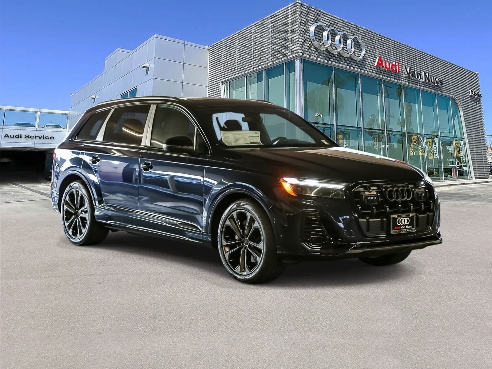 Thumbnail: 2026 Audi Q7 - 3