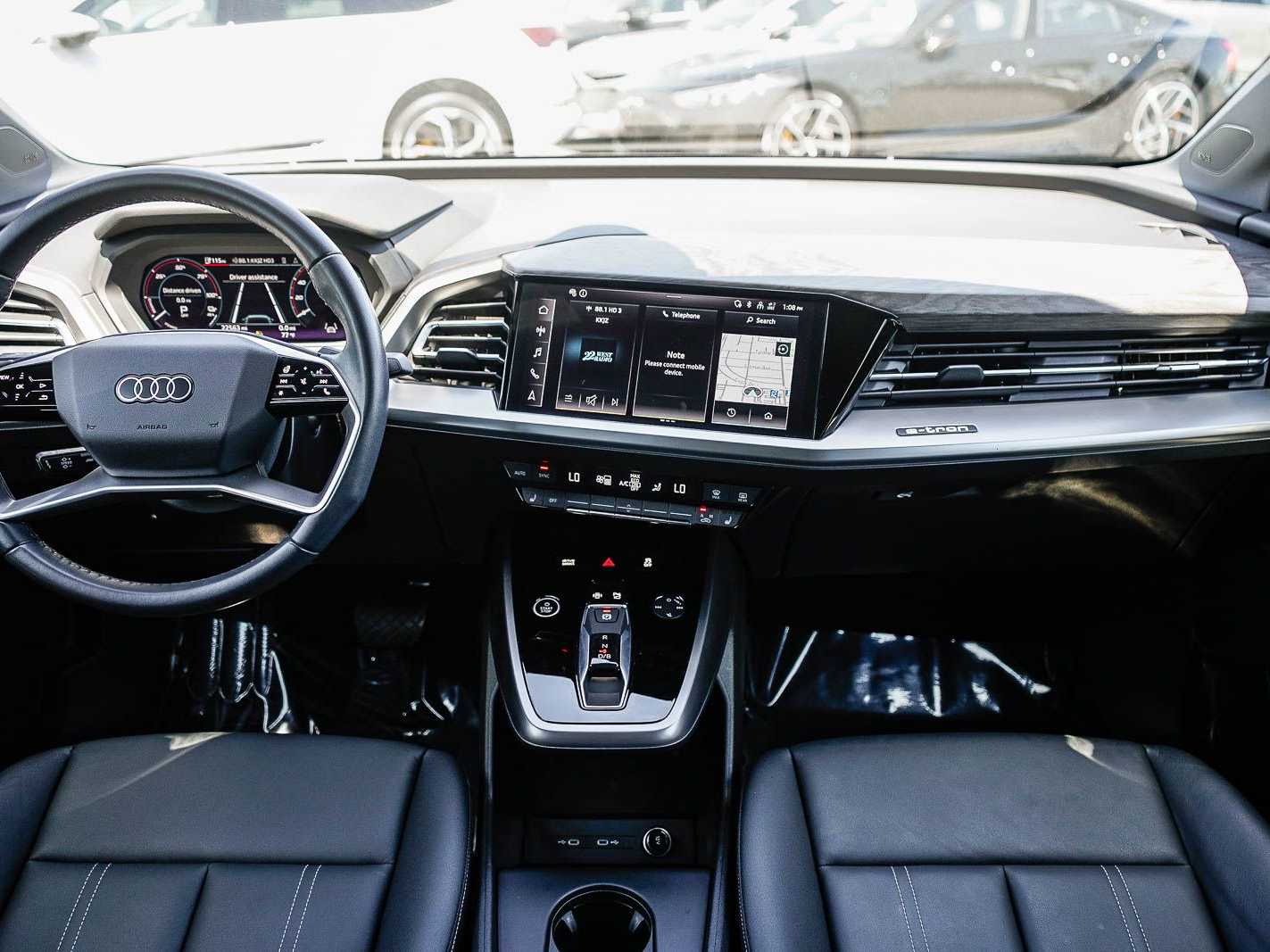 Thumbnail: 2023 Audi Q4 e-tron - 12