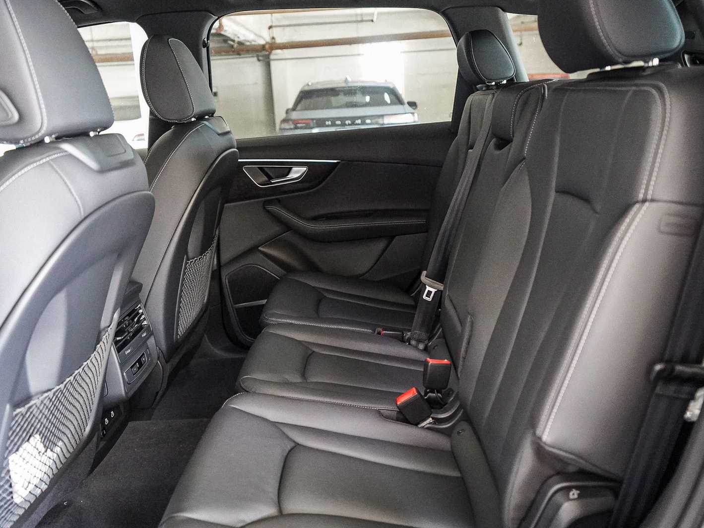 Thumbnail: 2026 Audi Q7 - 18