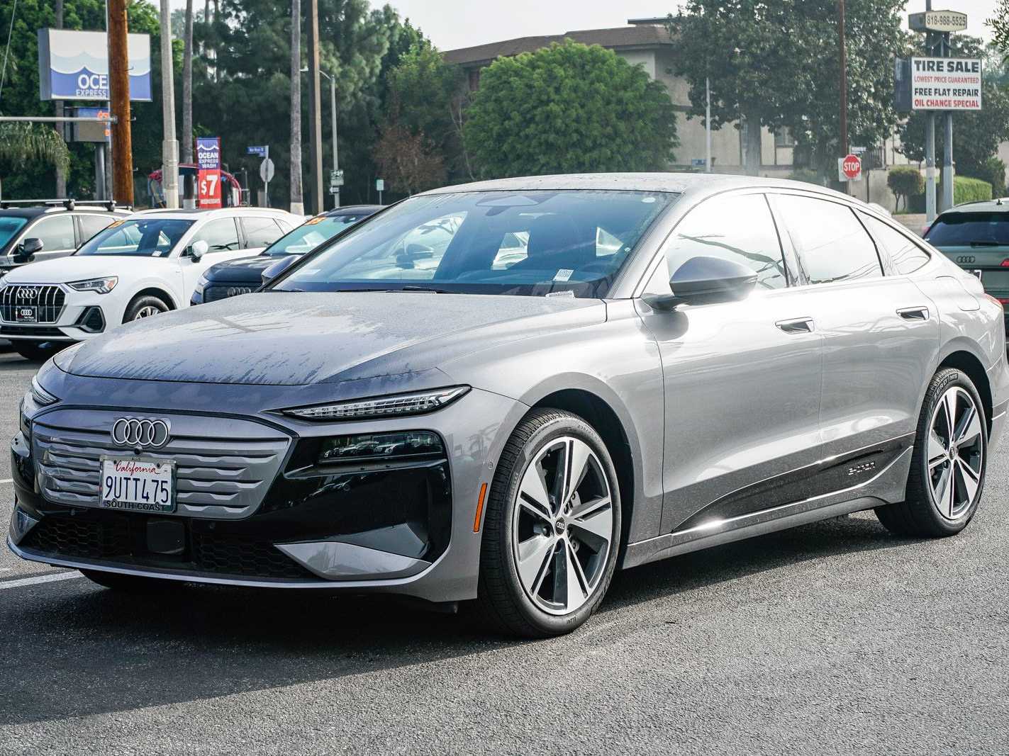 Thumbnail: 2025 Audi e-tron - 1