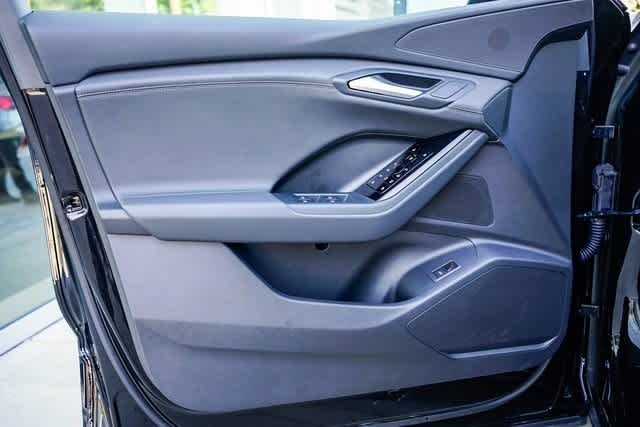 Thumbnail: 2025 Audi Q6 e-tron - 19