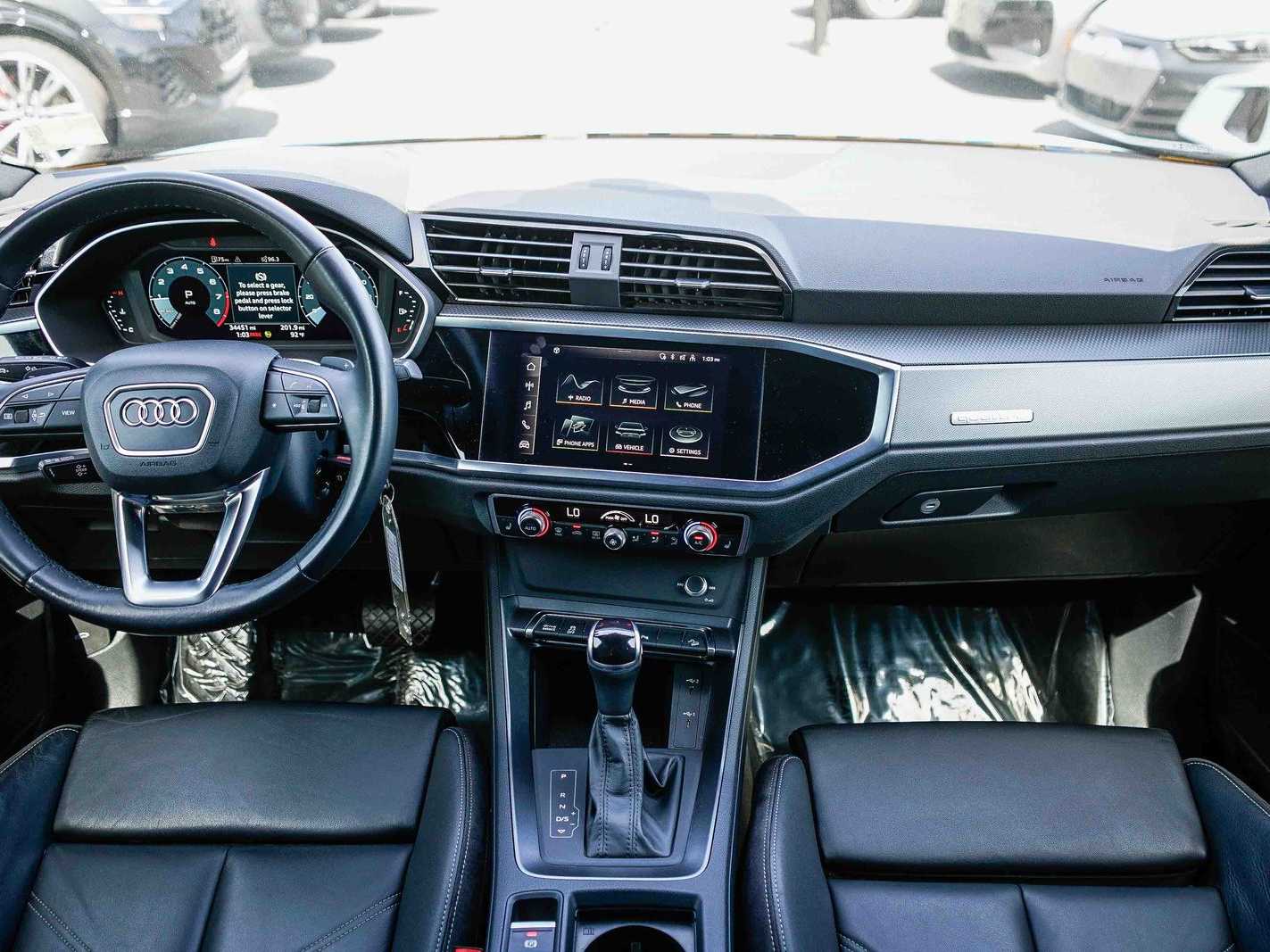 Thumbnail: 2022 Audi Q3 - 12