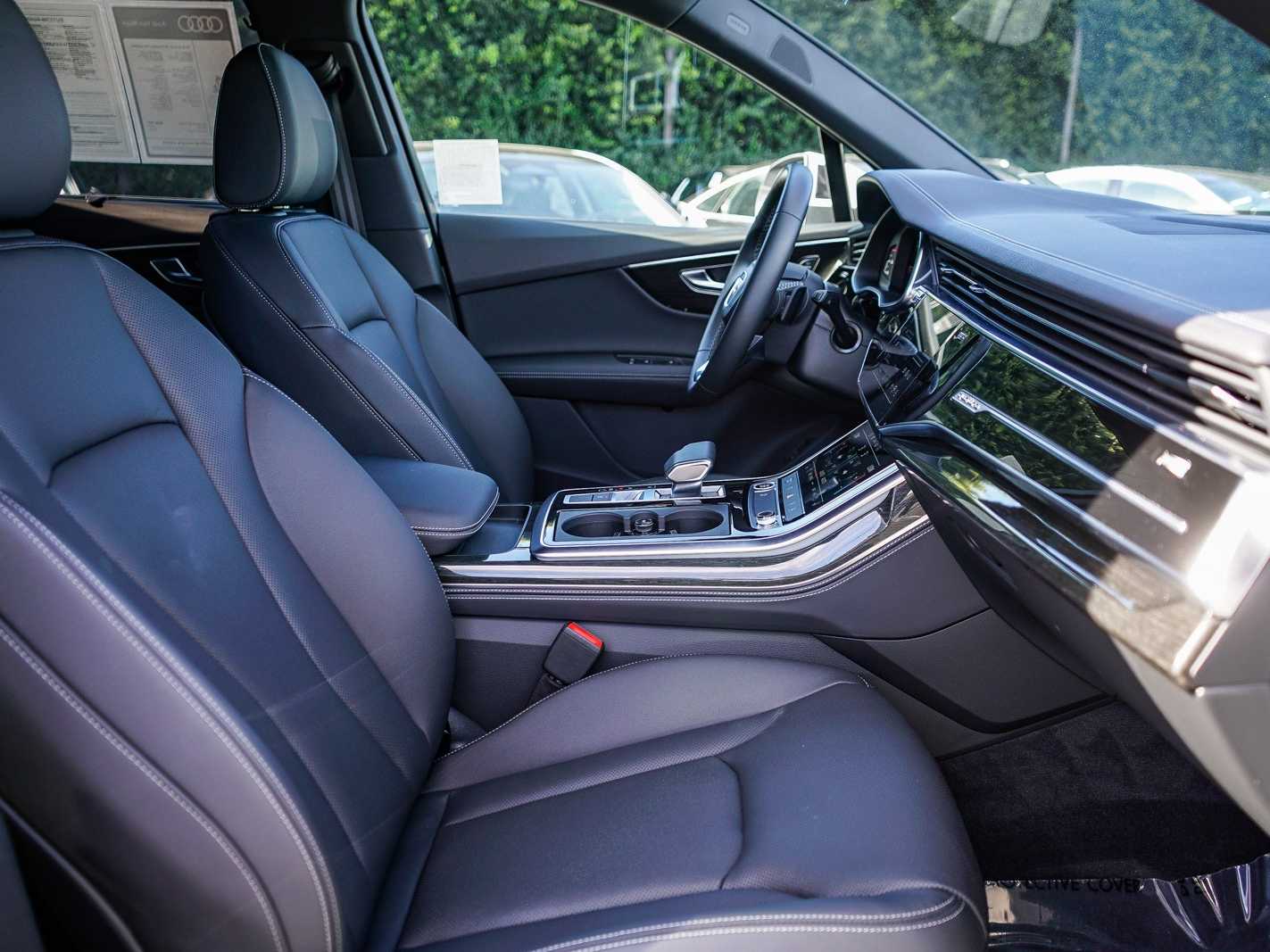 Thumbnail: 2025 Audi Q7 - 16