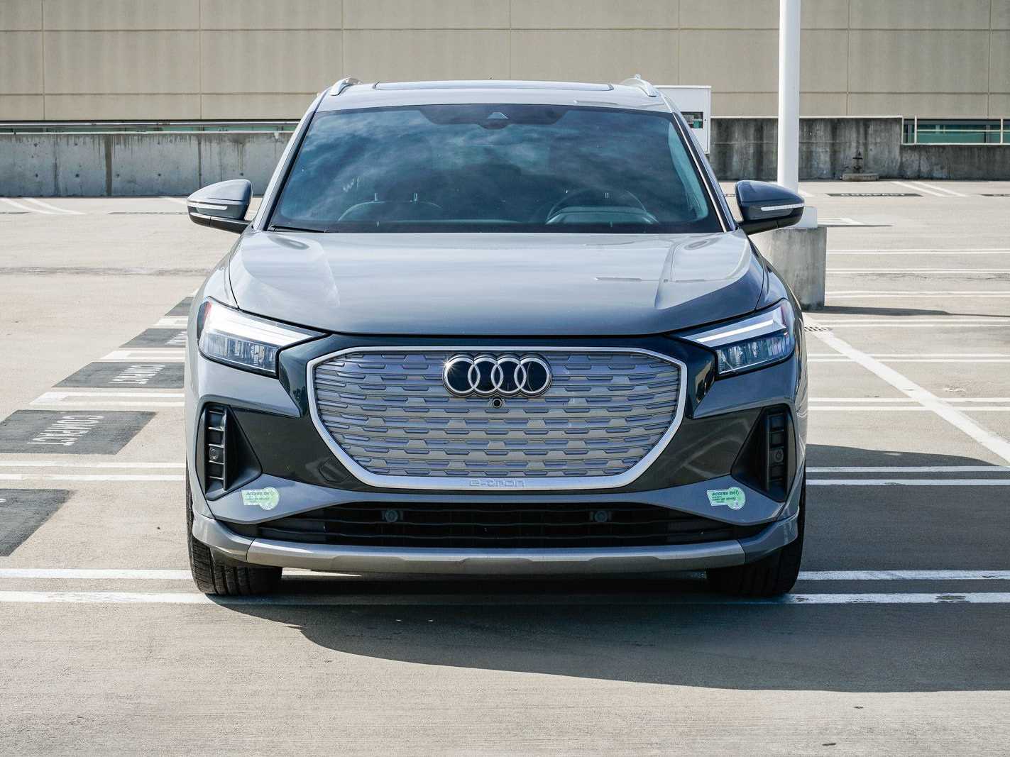 Thumbnail: 2023 Audi Q4 e-tron - 6