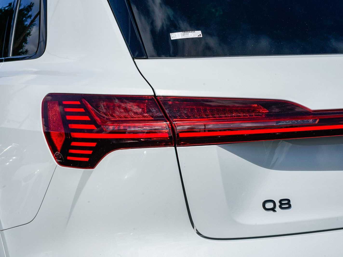 Thumbnail: 2024 Audi Q8 e-tron - 9