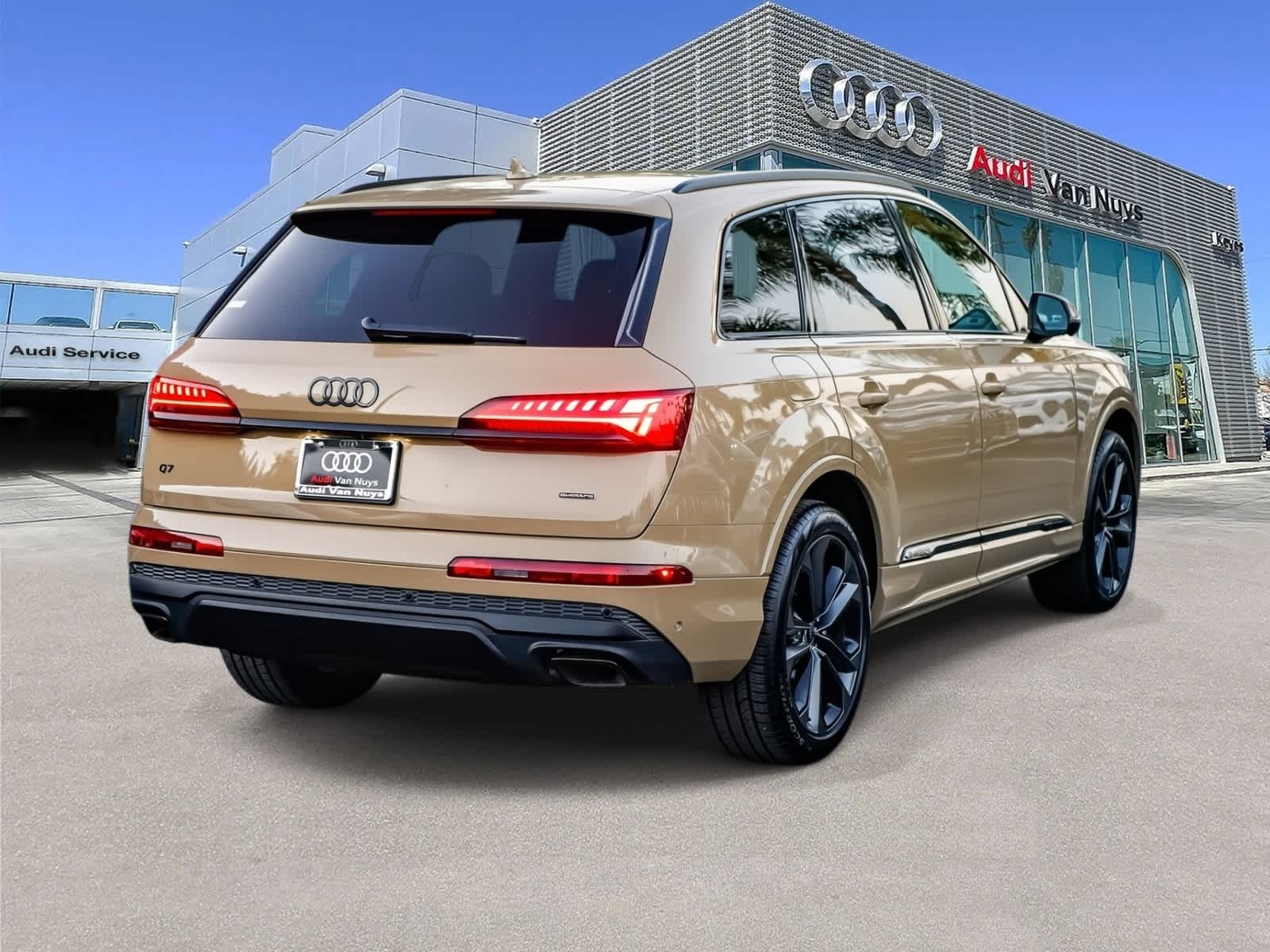 Thumbnail: 2025 Audi Q7 - 4
