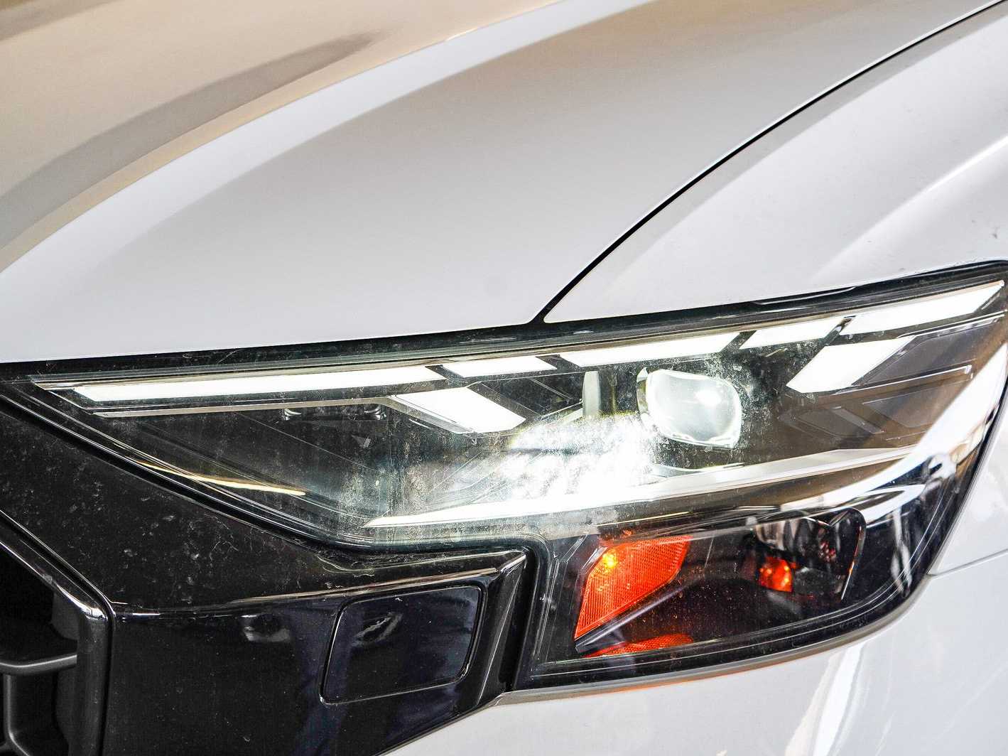 Thumbnail: 2026 Audi Q8 - 10