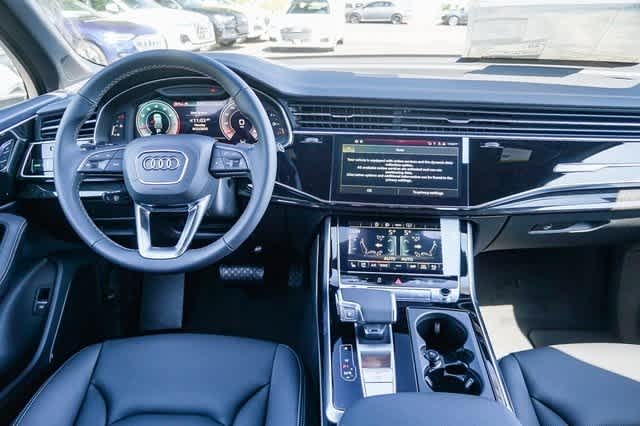 Thumbnail: 2025 Audi Q7 - 12