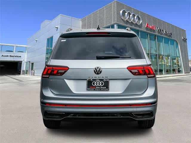 Thumbnail: 2022 Volkswagen Tiguan - 3