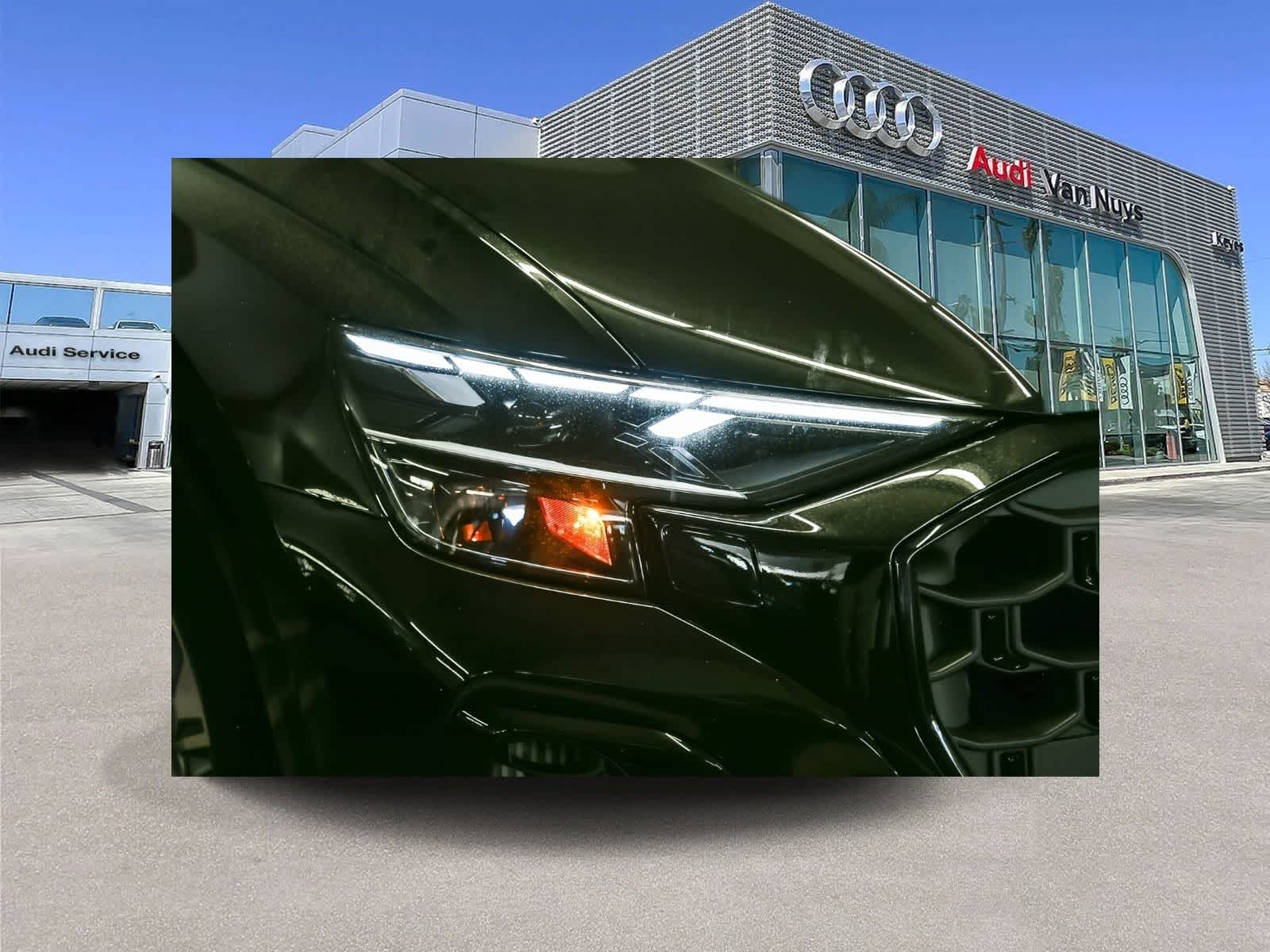 Thumbnail: 2026 Audi Q8 - 4