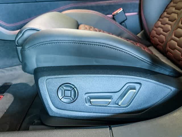 Thumbnail: 2026 Audi RS 6 - 21